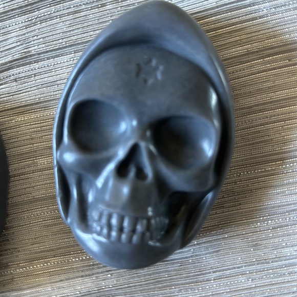 Hand Crafted Soap Charcoal Skulls - Halloween - Picture 9 of 11
